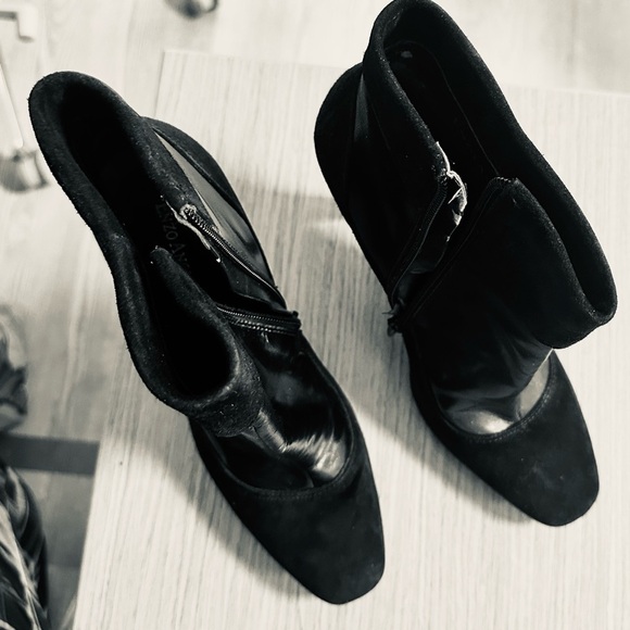 Enzo Angiolini Black Leather & Suede Gothic Feminine Ankle Booties Size 8 - Picture 8 of 8